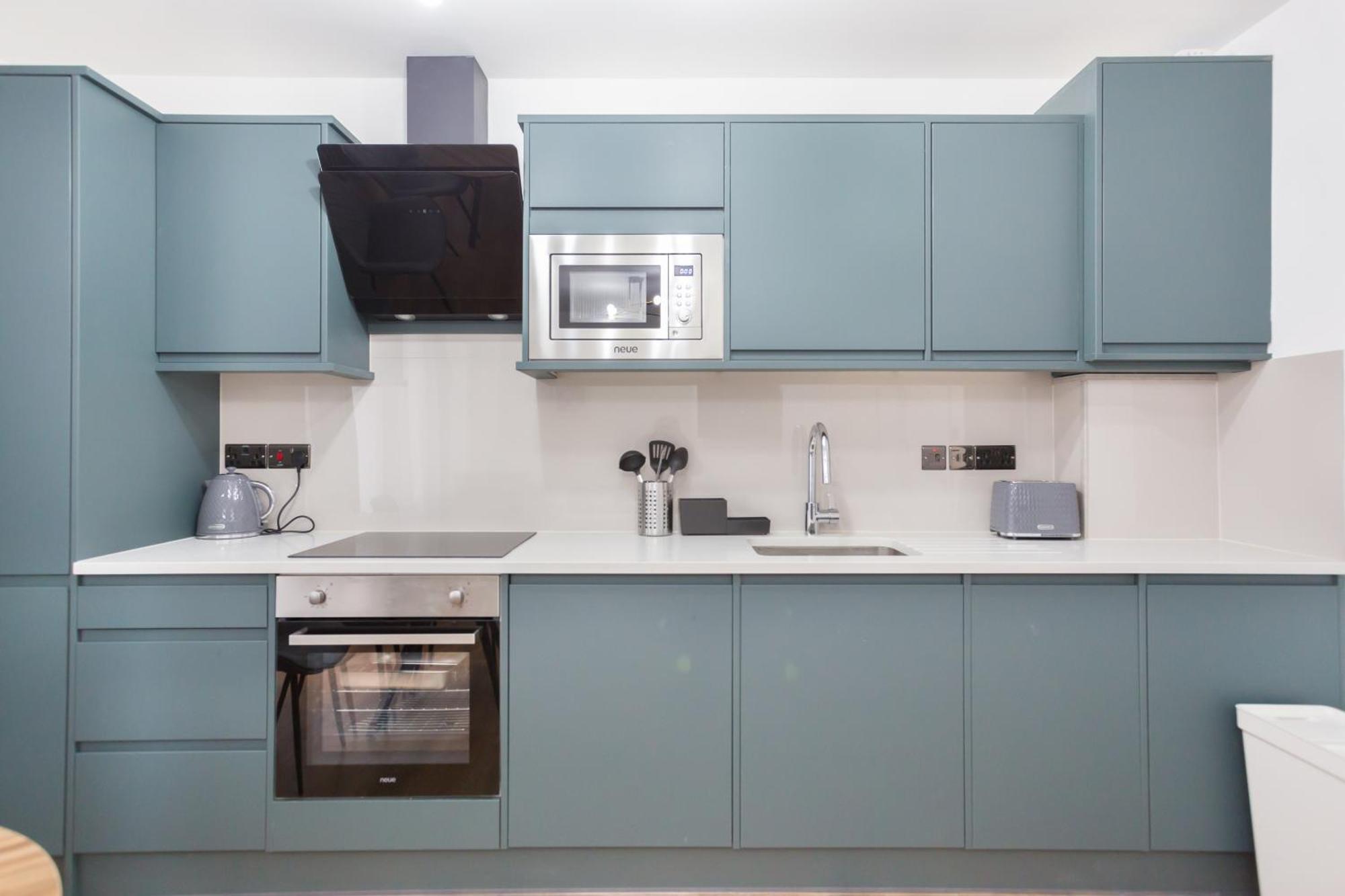 City Centre One Bedroom Apartment Next To Station, Newly Renovated 런던 외부 사진